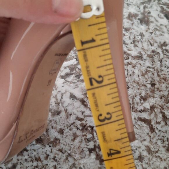L.K.Bennett Sledge Nude Patent Leather Pumps size 35 - Picture 11 of 11